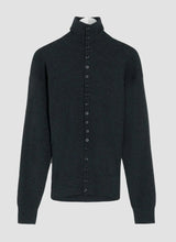 Buttoned fitted cardigan