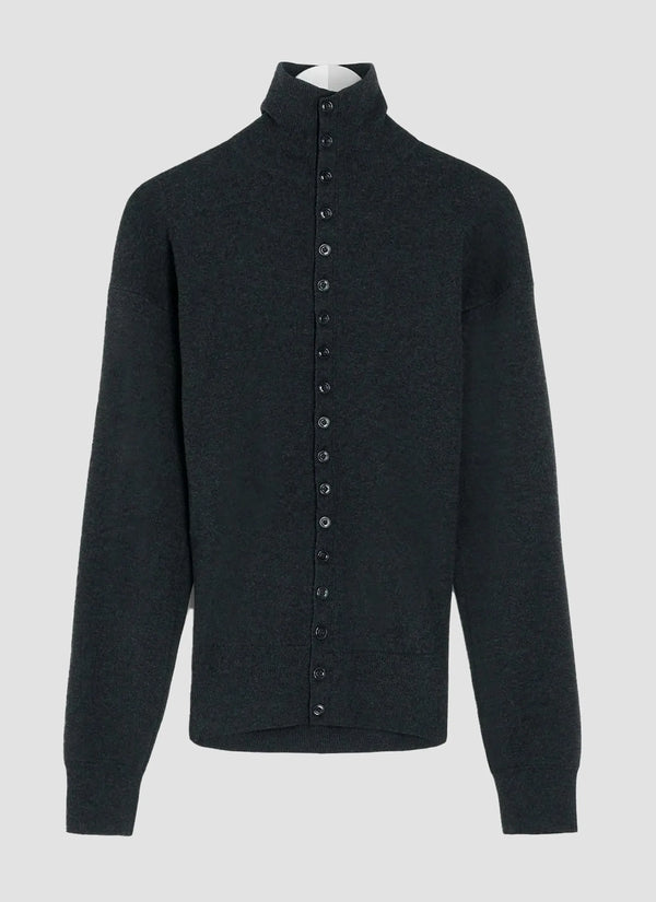 Buttoned fitted cardigan