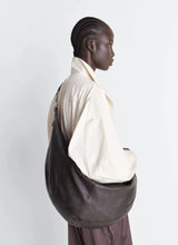 Large quiver clip bag in leather