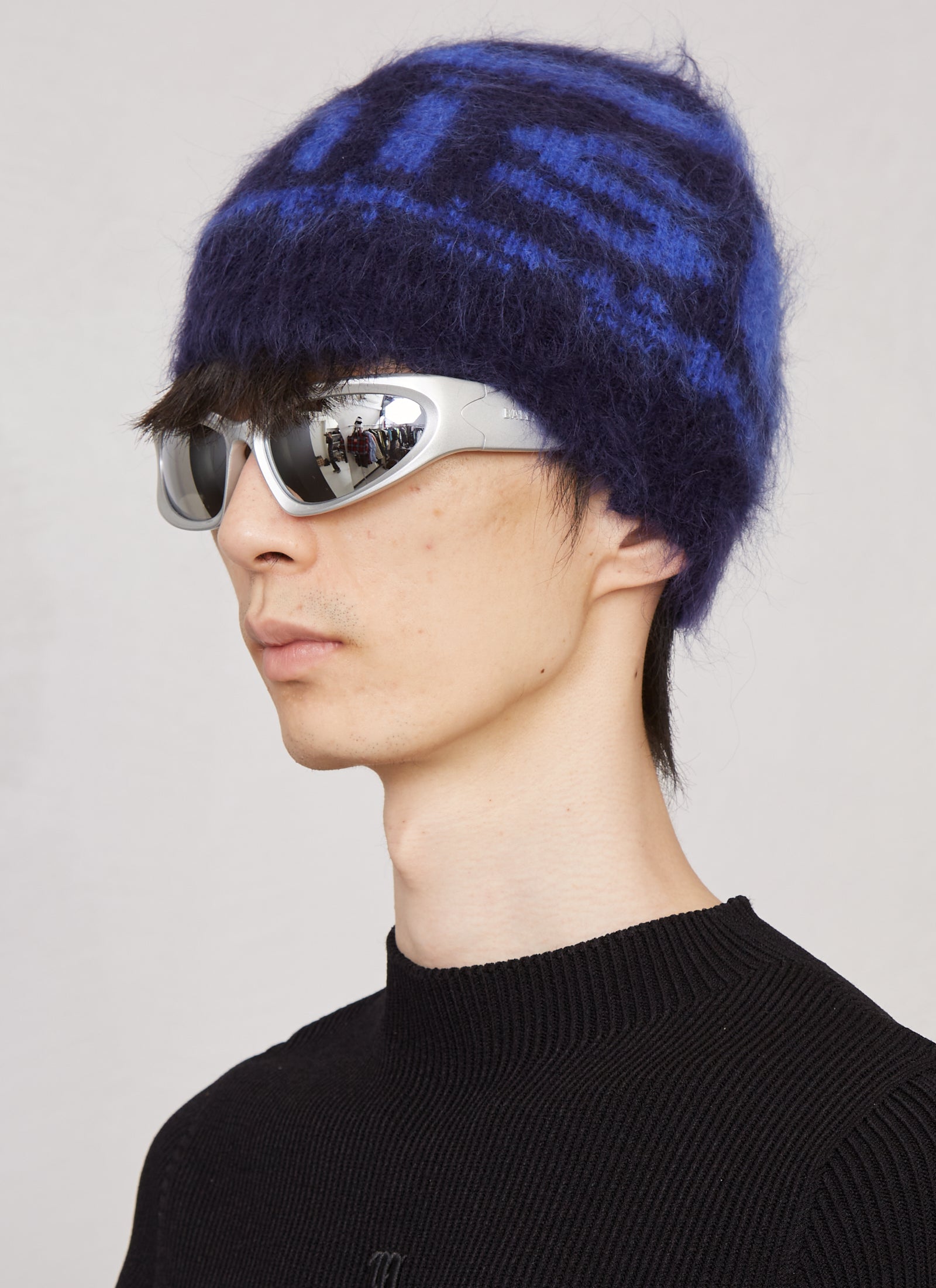 Brushed mohair beanie electric – HITCHHIKER