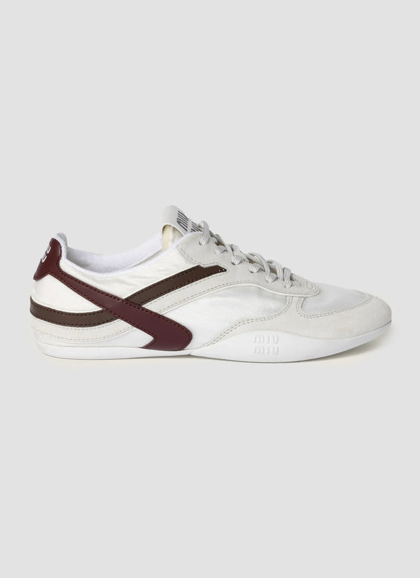 Gymnasium technical fabric and suede sneakers