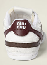 Gymnasium technical fabric and suede sneakers