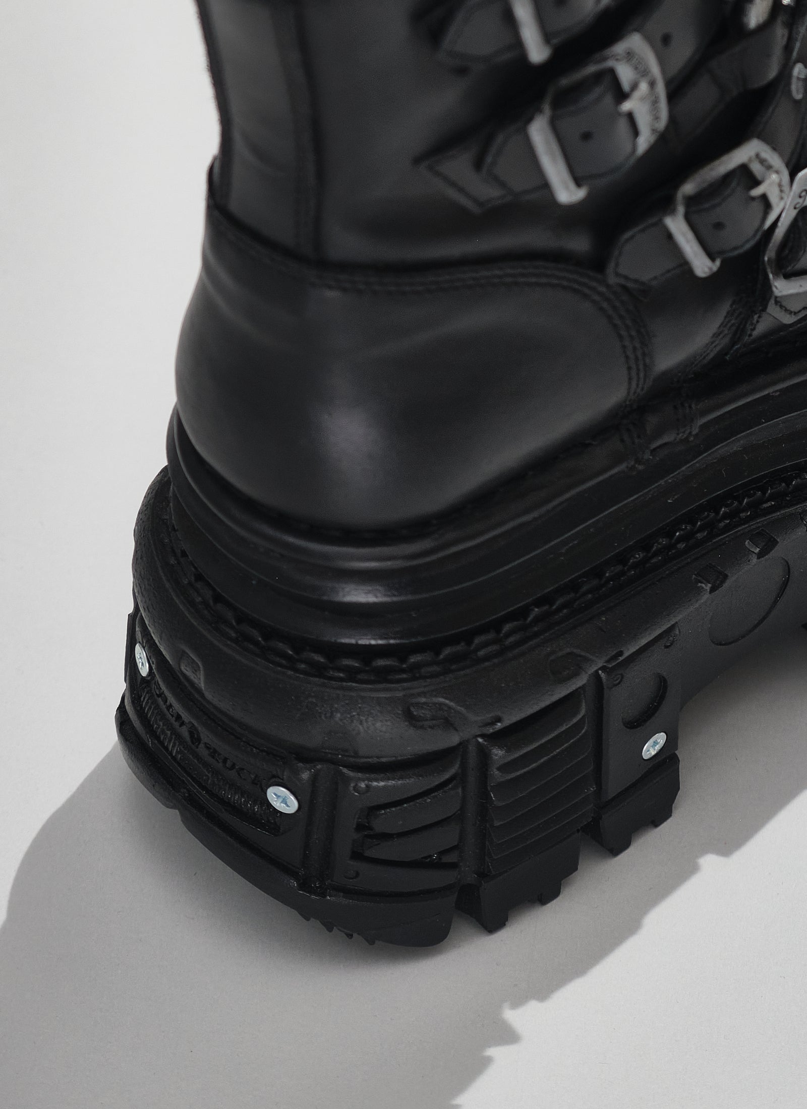 Newrock hiking boots – HITCHHIKER