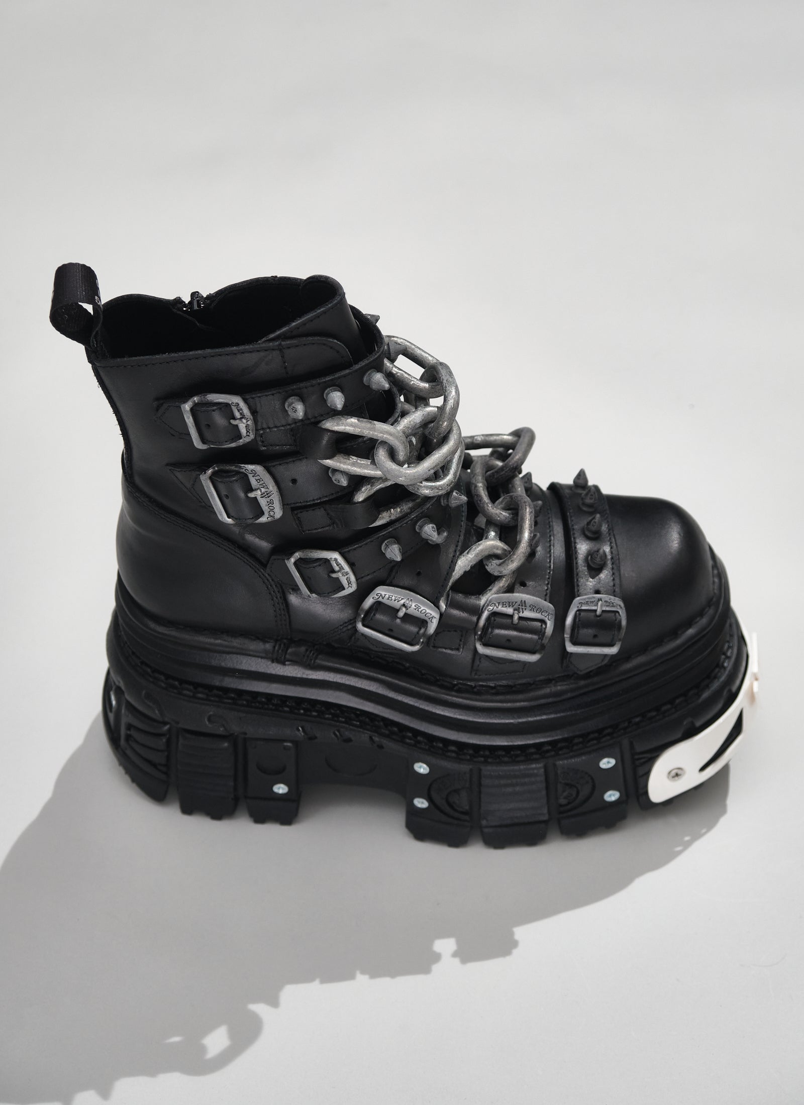 Newrock hiking boots – HITCHHIKER