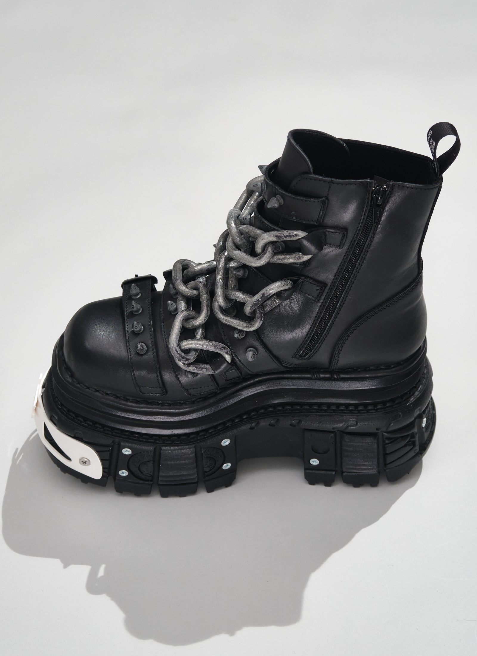 Newrock hiking boots – HITCHHIKER