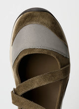 Sweetheart dress sneakers