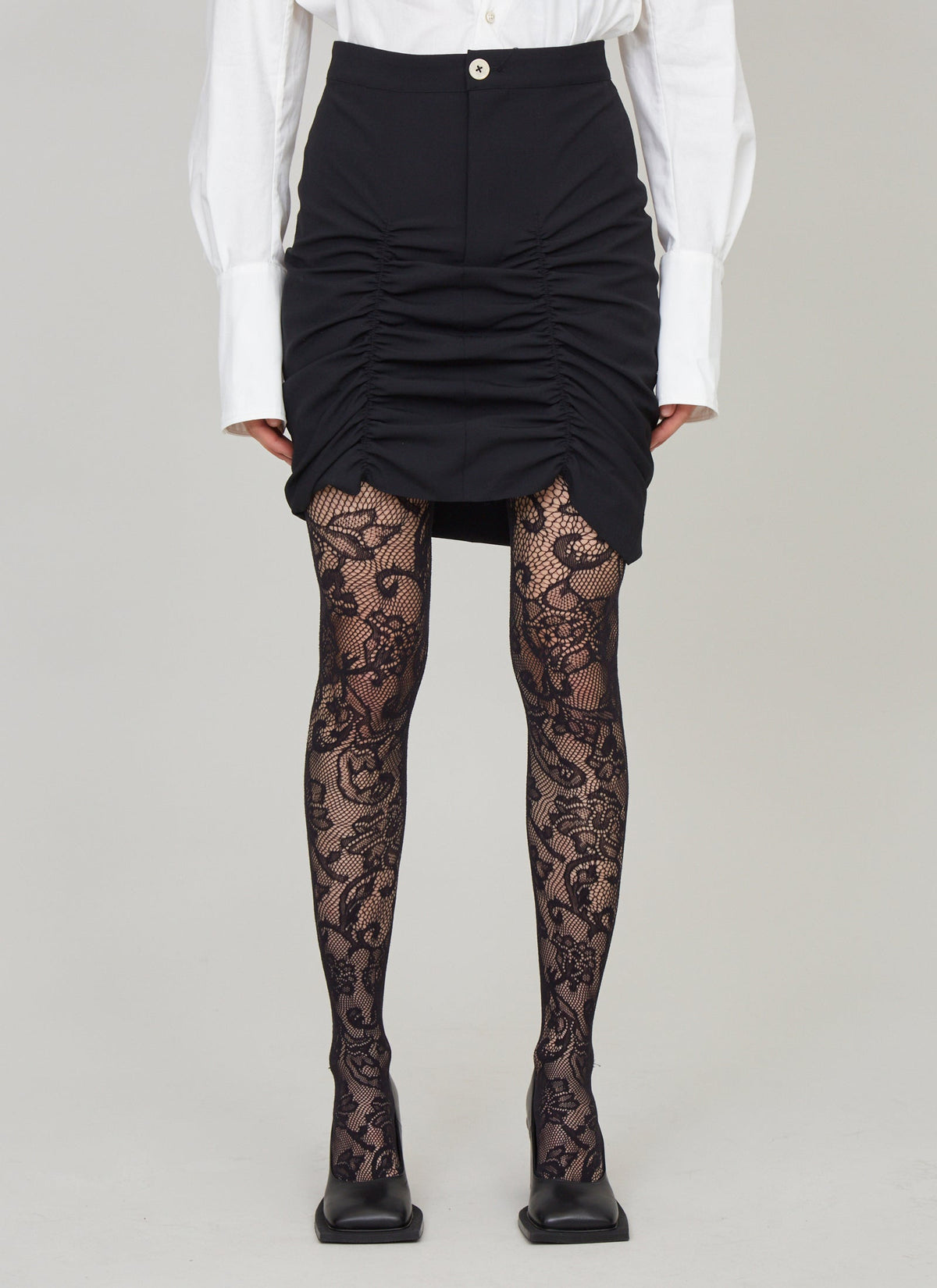 Ninamounah – HITCHHIKER